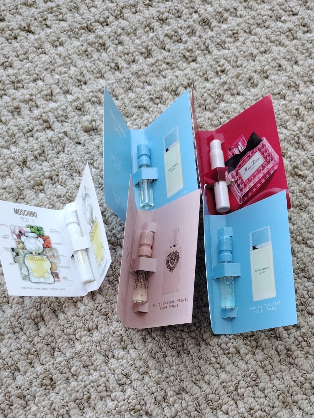 Woman's Samples - Picture 5 of 16